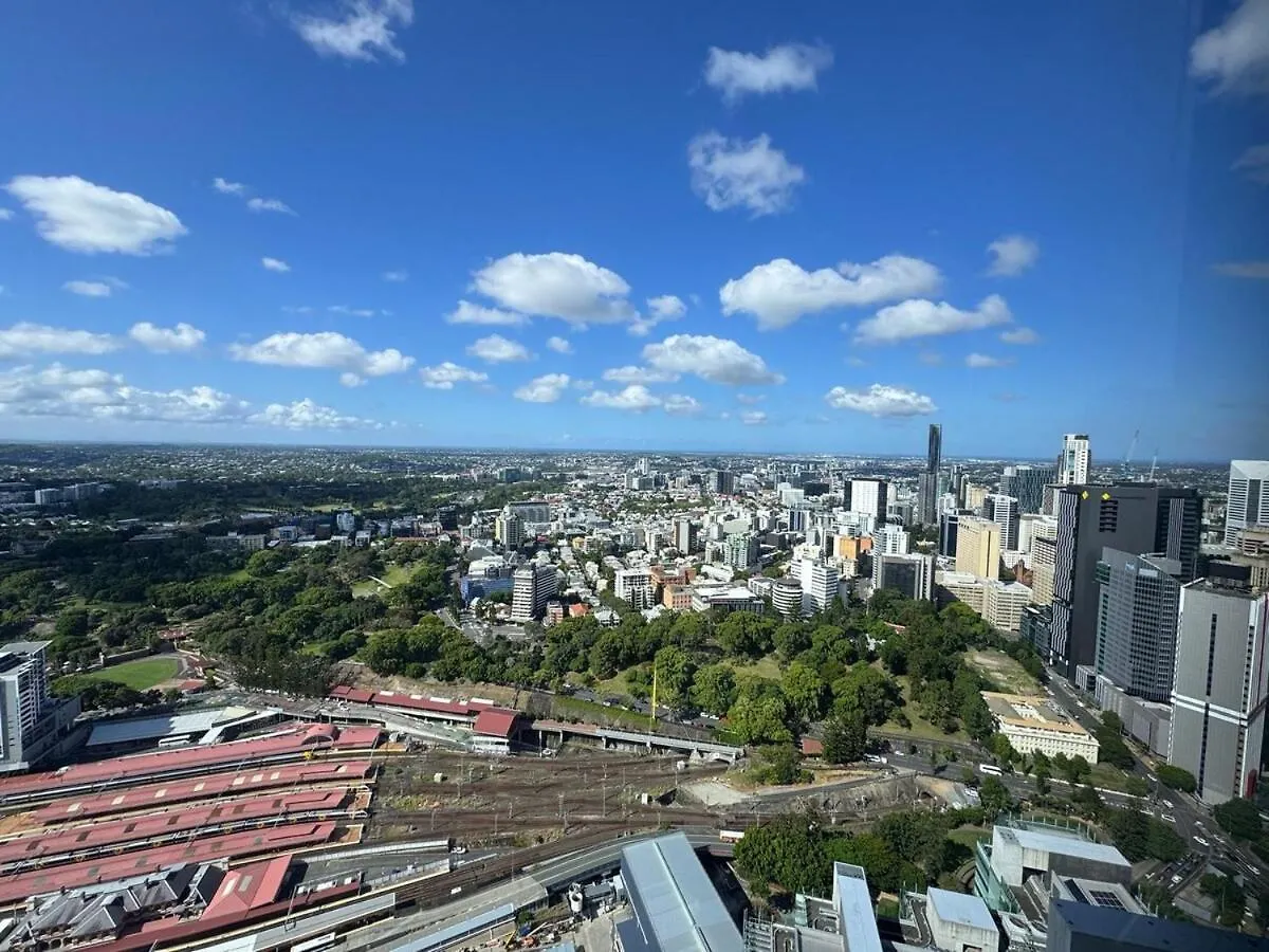 Apartment Luxury Meriton Suites Retreat Brisbane